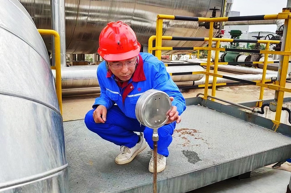 2021年度集團(tuán)勞動(dòng)模范、宜昌新洋豐硫酸廠硫酸車間主任吳啟國(guó)吳啟國(guó).jpg